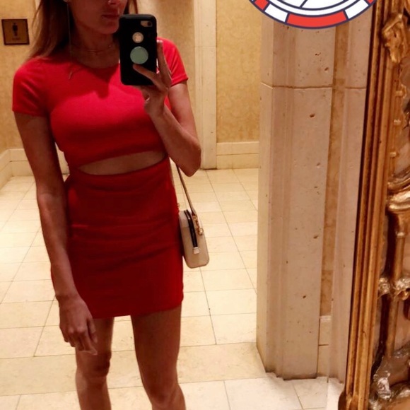 Express red mini dress with cut out - Picture 5 of 5